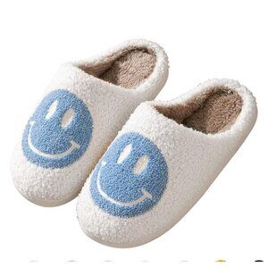 New Womens Fuzzy Smiley Face Slippers 42-43 Made In China Cozy Indoor Shoes